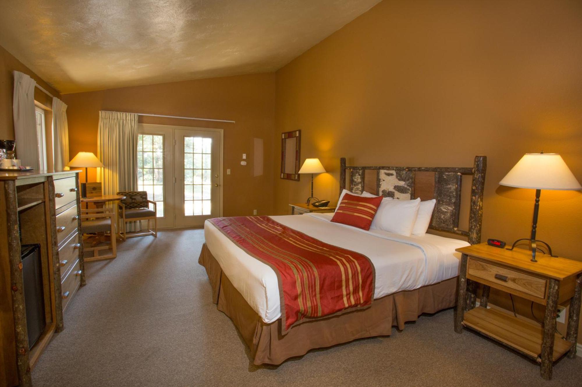 Deluxe Cottage One King Bed,789679899:JPEG