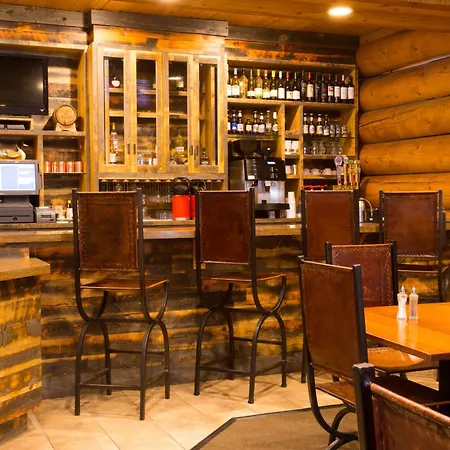 Headwaters Lodge & Cabins At Flagg Ranch-3